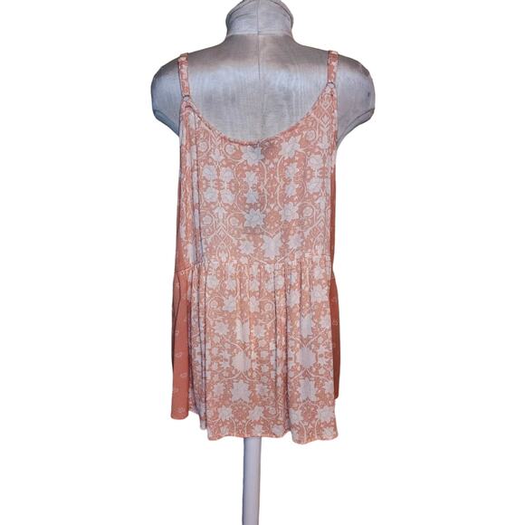 Torrid Babydoll Crinkle Gauze Tank Lotus Peach Bloom Size 2 NWT - Picture 2 of 5